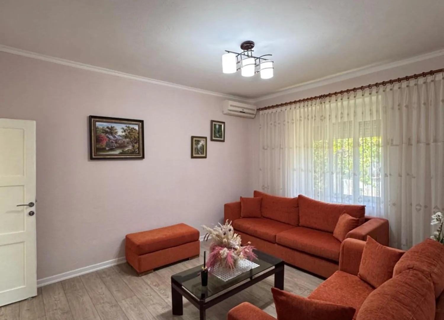 Villa Adams Permet 0*,